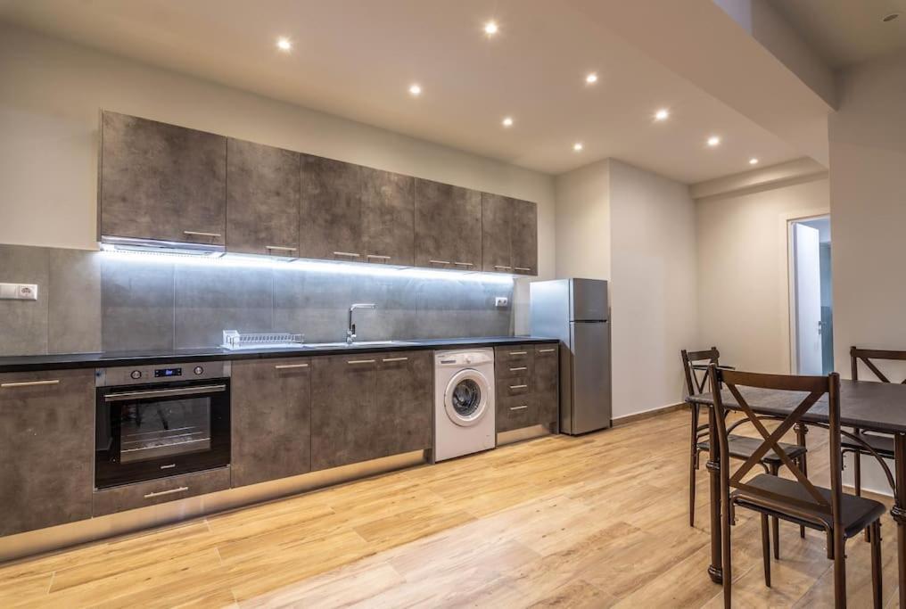 Pollys Place Appartement Athene Buitenkant foto